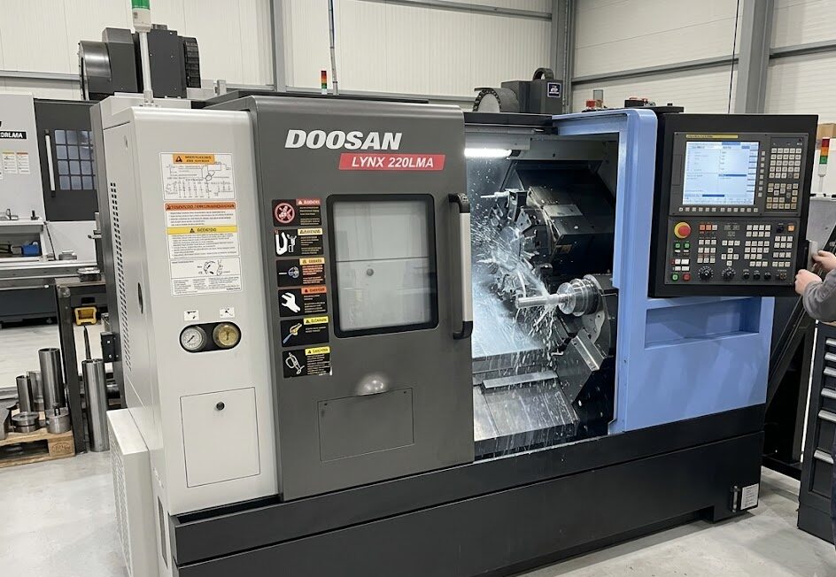 DOOSAN LYNX 220LMA – 2006