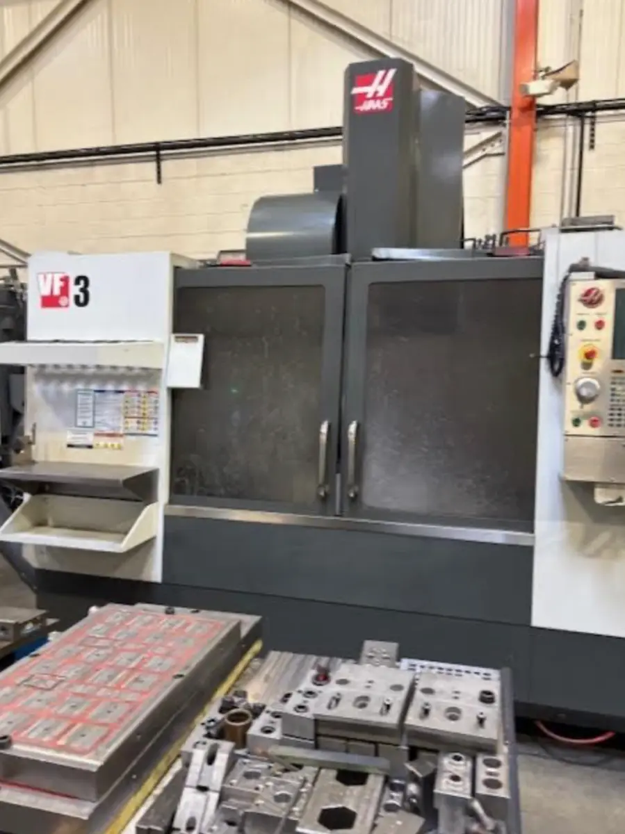 HAAS VF3 2011