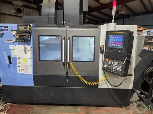 DOOSAN DNM 5700S 2022